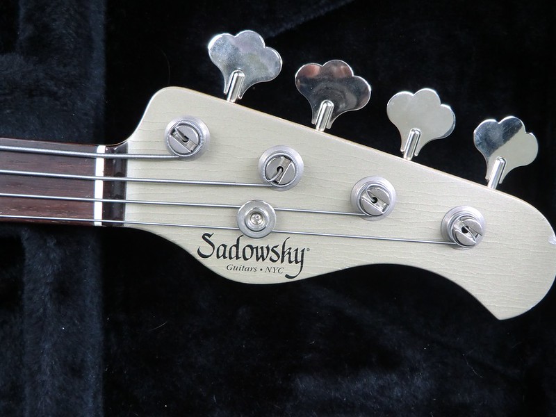 Sadowsky basgitaar afbeelding