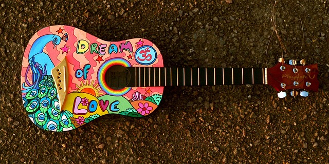 Een gitaar versieren afbeelding